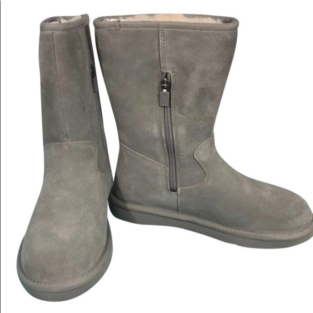 NIB Gray Celvin UGG boots